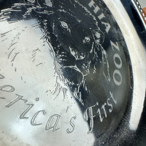 Vtg Small Round Silver Metal Philadelphia Zoo America's First Lion Etched Dish - Picture 6 of 15